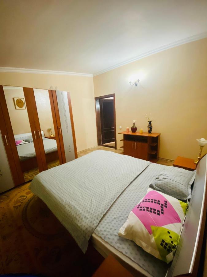 Central House Oradea Eksteriør billede